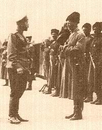 Мікалай ІІ аглядае казакоў перад адпраўкай на фронт (Магілёў, 1916 г.)